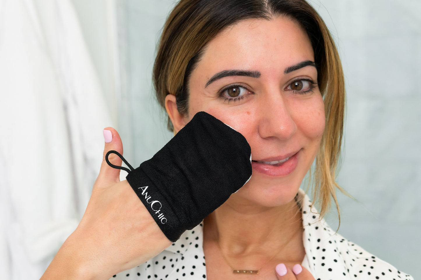 AnuChic Vegan Deep Face Exfoliating Glove